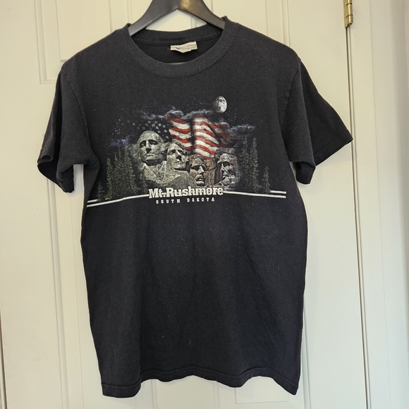 Mt. Rushmore Black Graphic T-Shirt | Green Brand Recycled | M - Picture 8 of 8